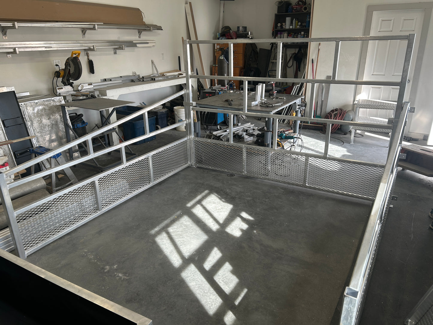 ALUMINUM FRONT PANEL FOR STALL SET-UP